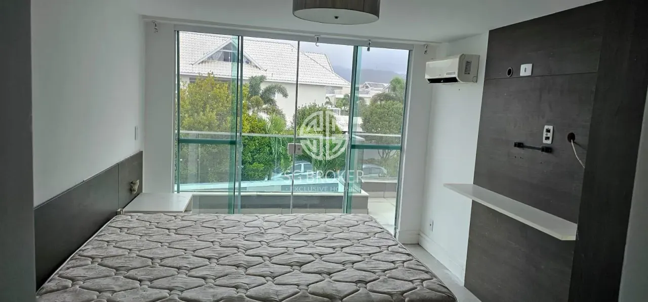 Casa com 5 quartos e 5 banheiros, 400 m² — photo 4