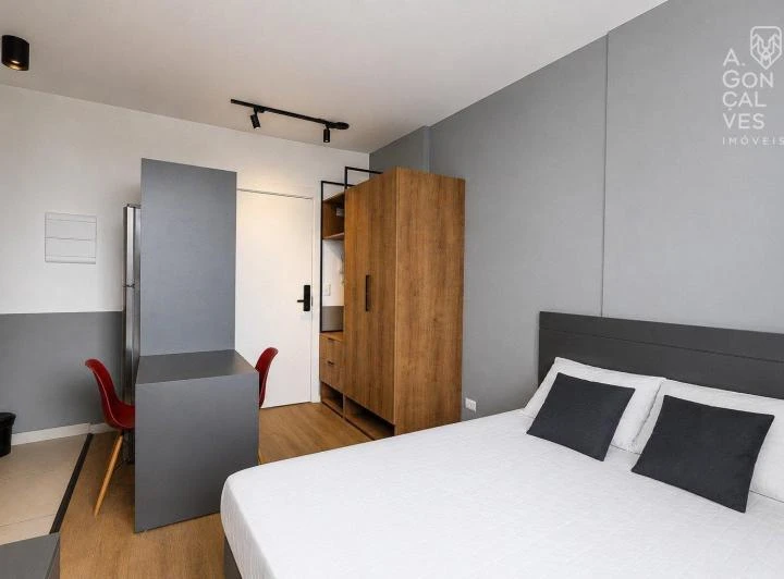 33 m² studio with a glass shower and great upkeep — photo 7