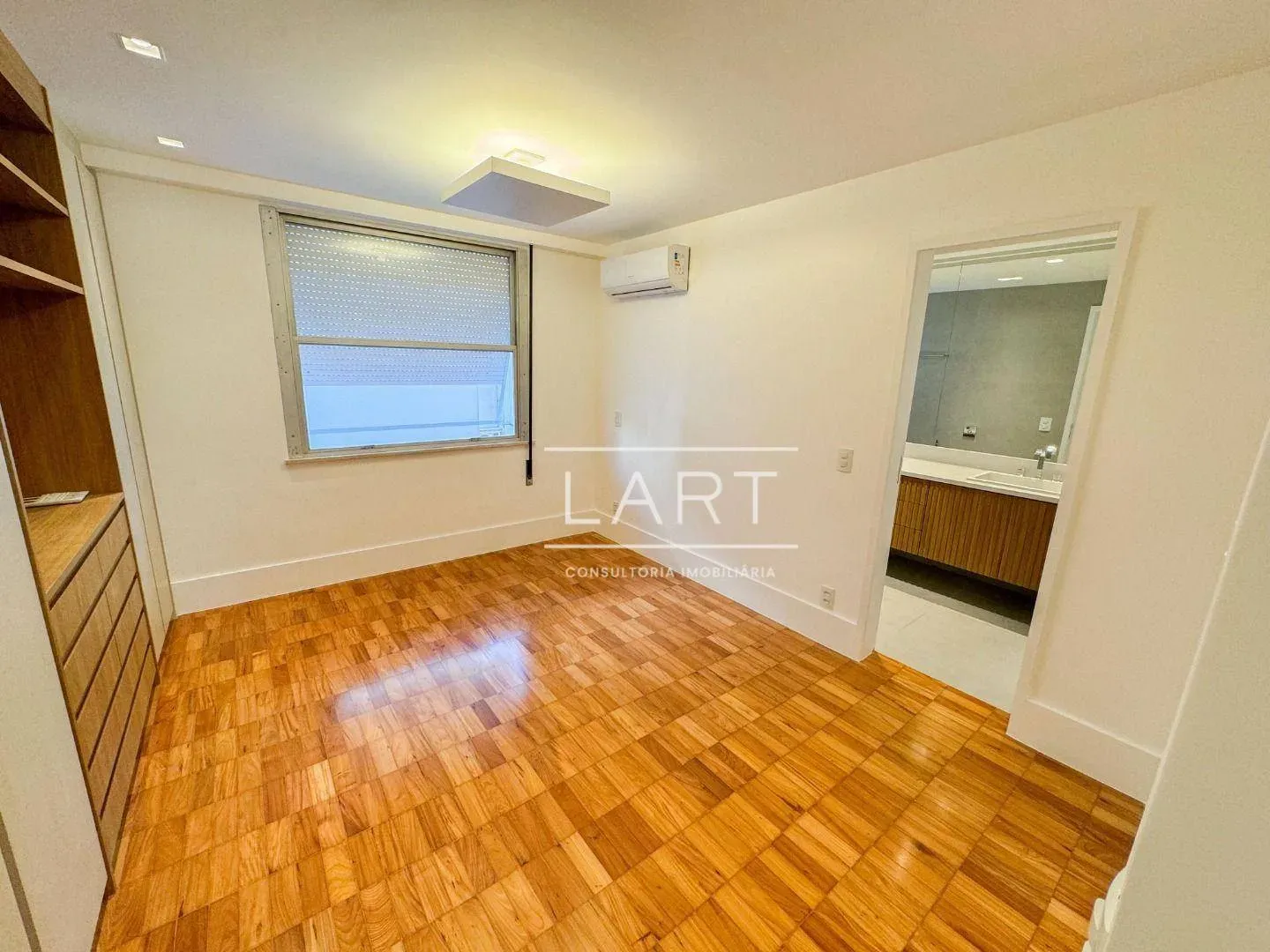 Панорамні вікна та 3 спальні: квартира 150 м² — photo 7