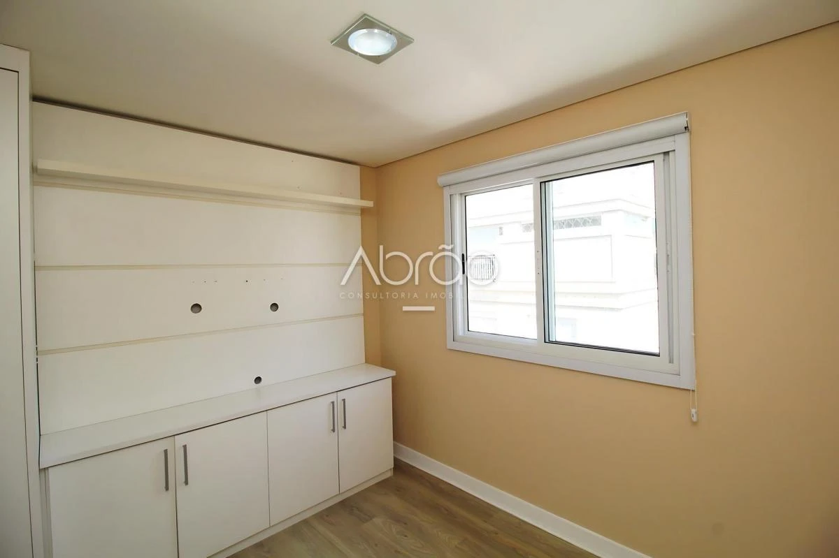 Spacious 3-bedroom apartment with 3 bathrooms — photo 37