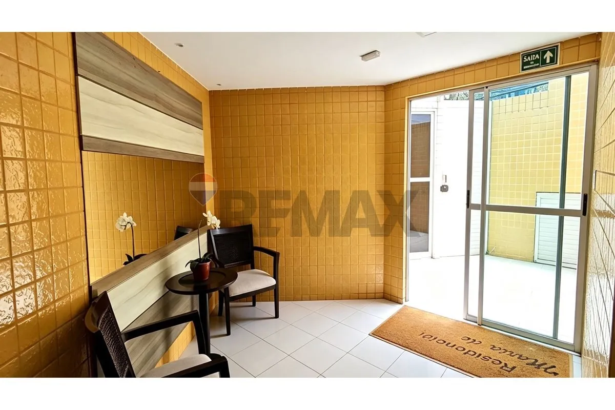 One-bedroom apartment in a building with a pool — photo 16