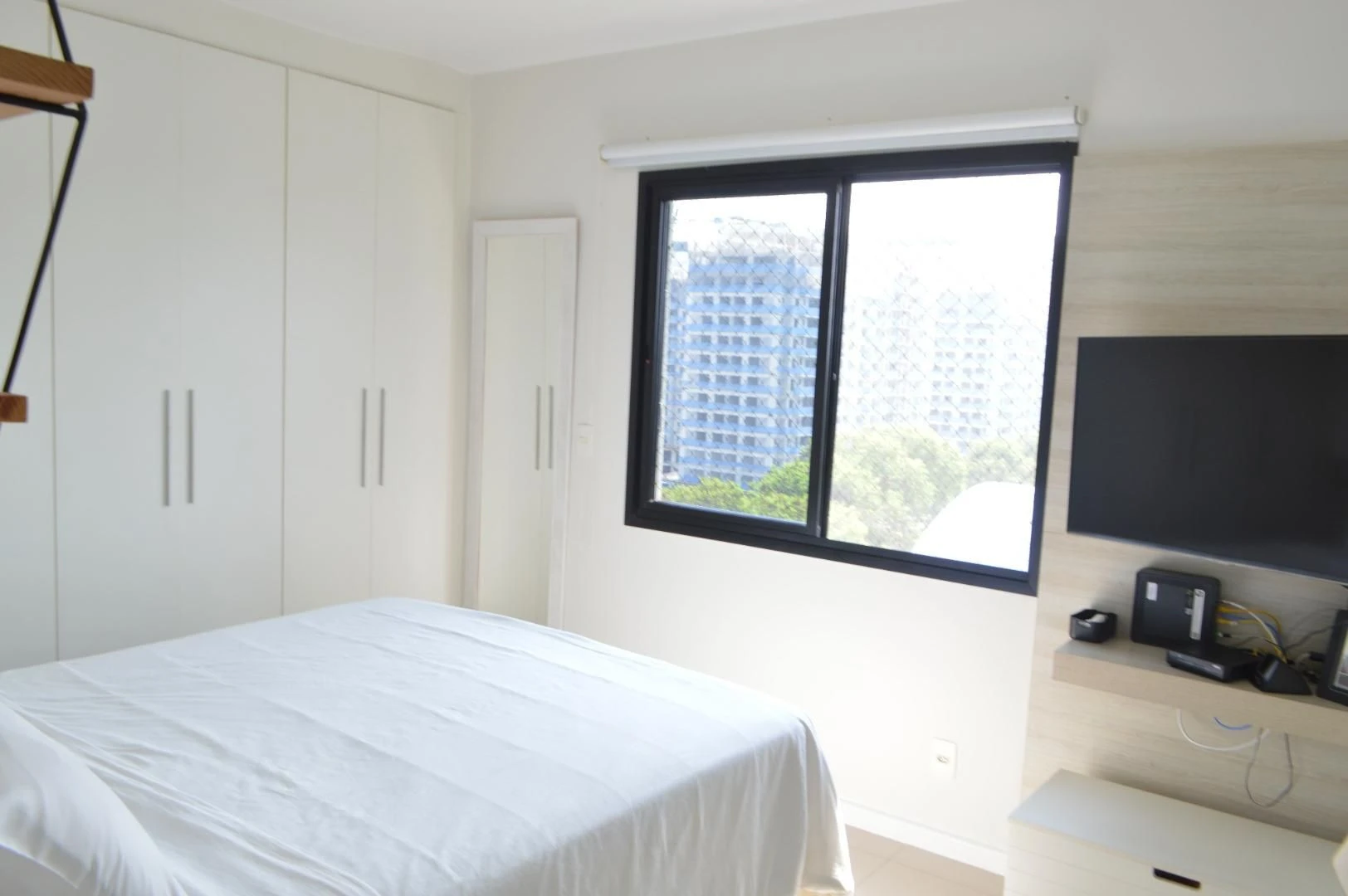 Glass-enclosed balcony in a 3-bedroom apartment, 85 m² — photo 15
