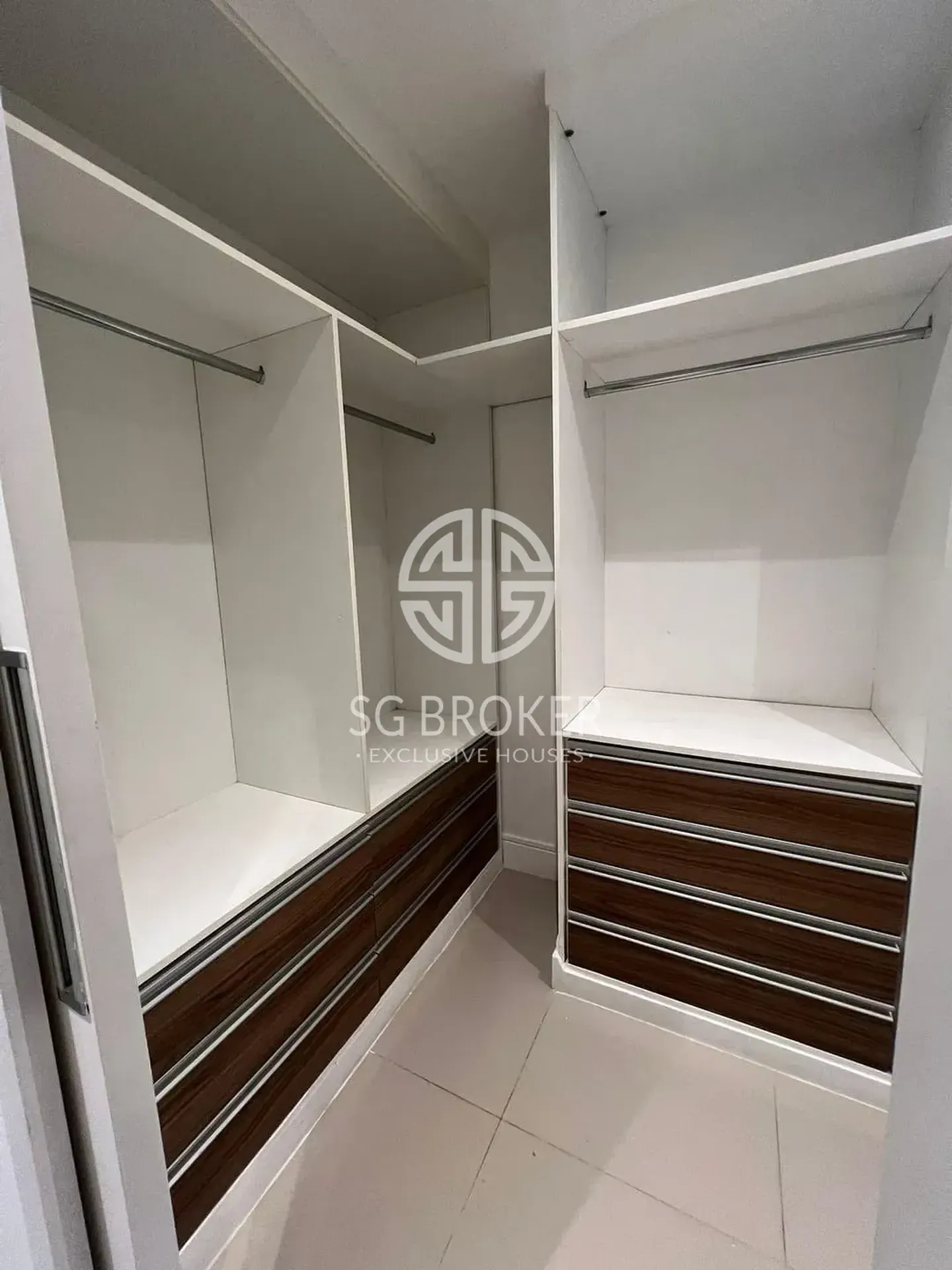 Casa com 5 suítes, cozinha fechada a gás e 500 m² — photo 29