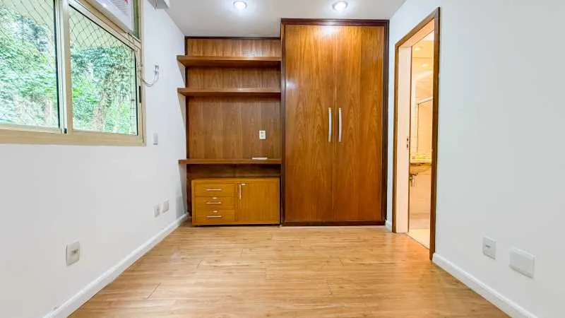 3-bedroom apartment with a home office — photo 5