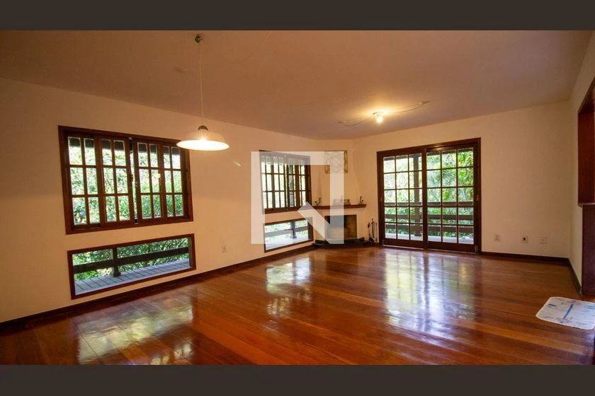 Casa com 4 quartos e churrasqueira na varanda — photo 5