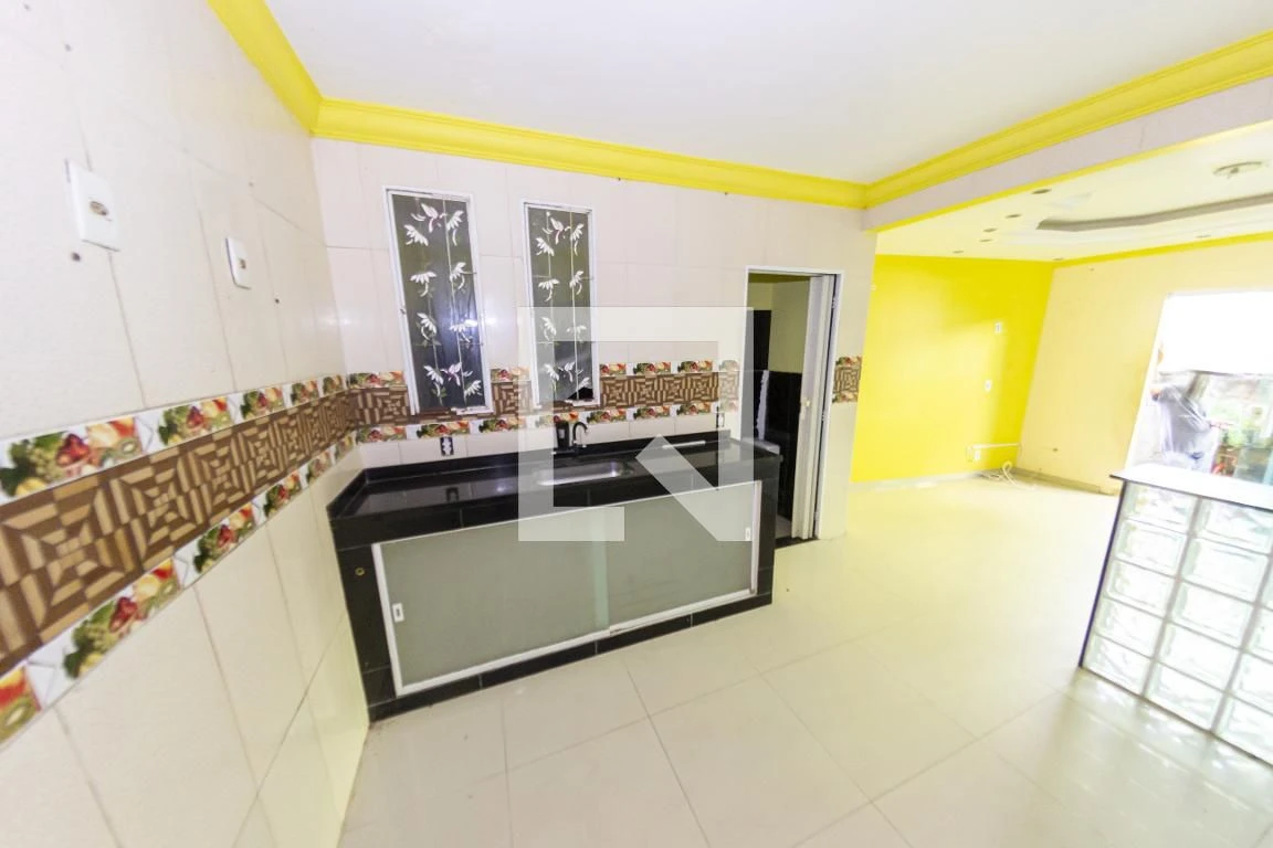 Unfurnished house with 2 bedrooms and 2 bathrooms