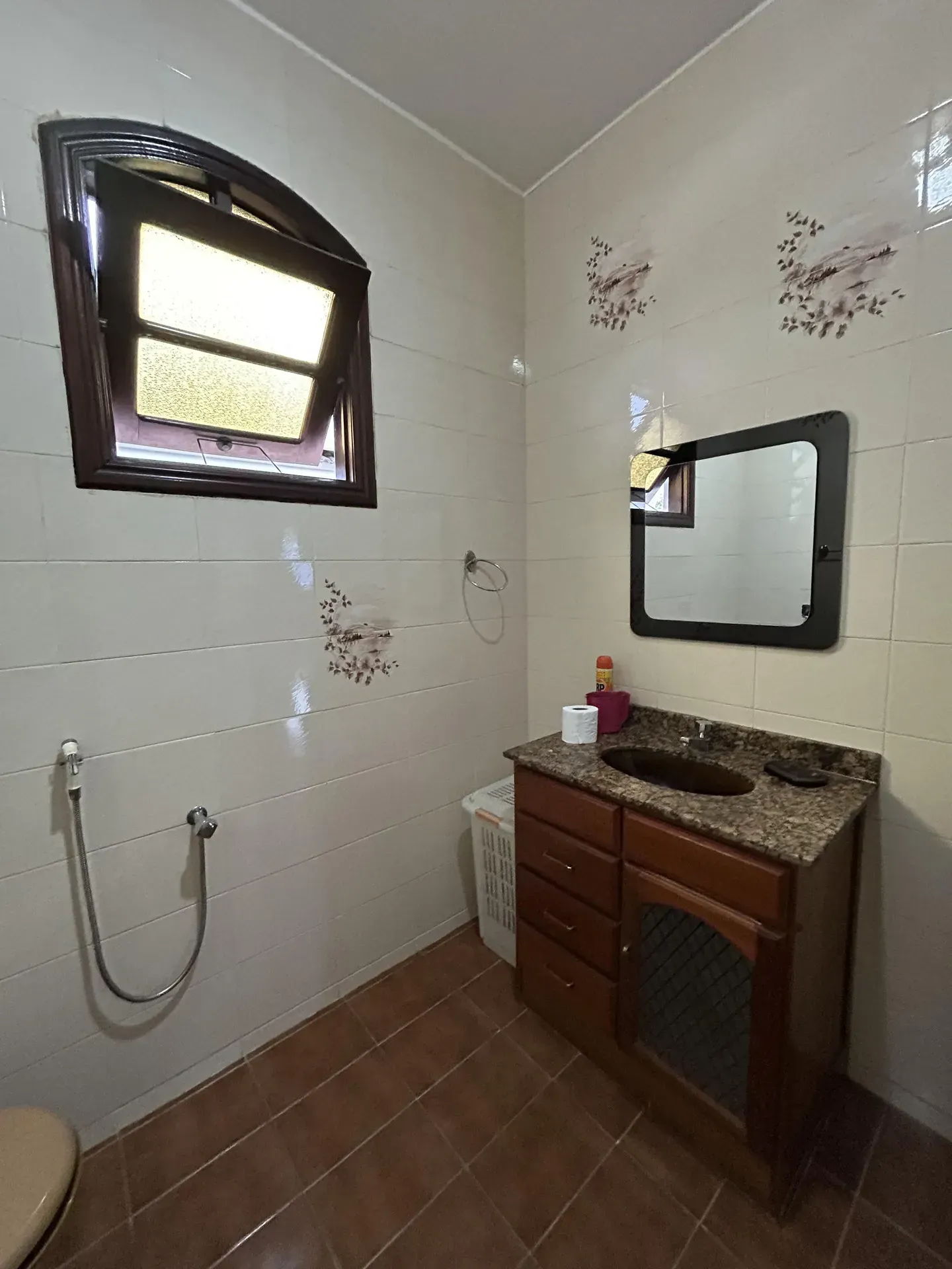 Casa com 4 quartos e 4 banheiros com box de vidro — photo 11