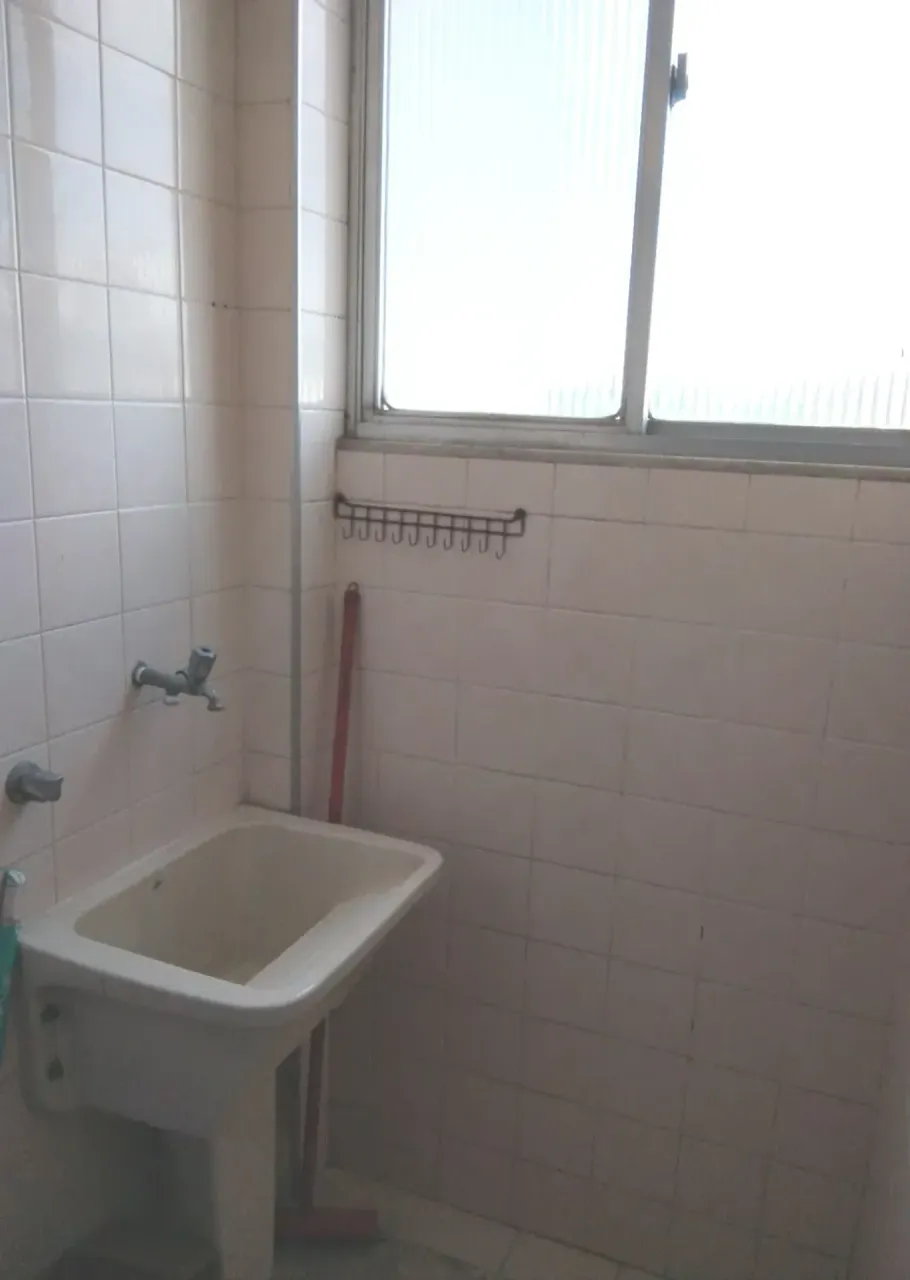 3-bedroom apartment with 1 bathroom, no parking — photo 12