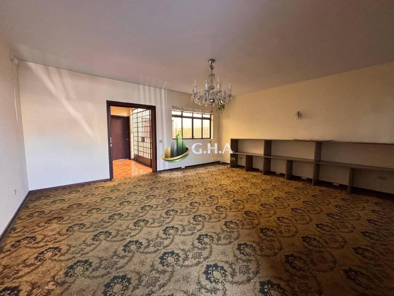 Sobrado com 6 dormitórios e guarda-roupas embutidos — photo 25