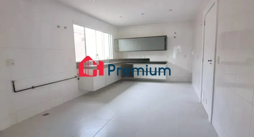 Casa para locação com 5 quartos e 5 banheiros — photo 3