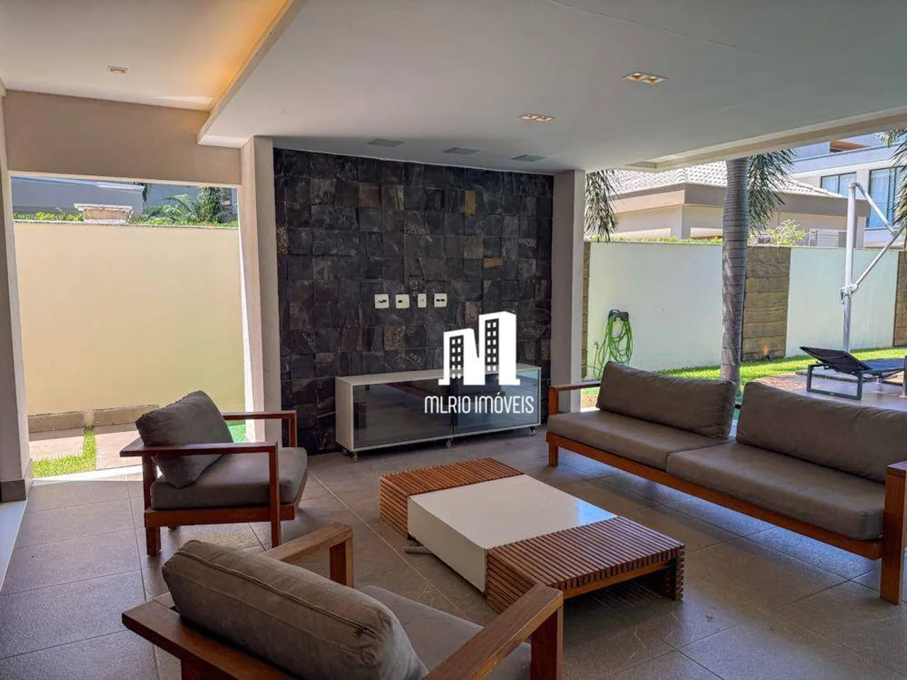Furnished 626 m² house with 5 bedrooms and grill — photo 18