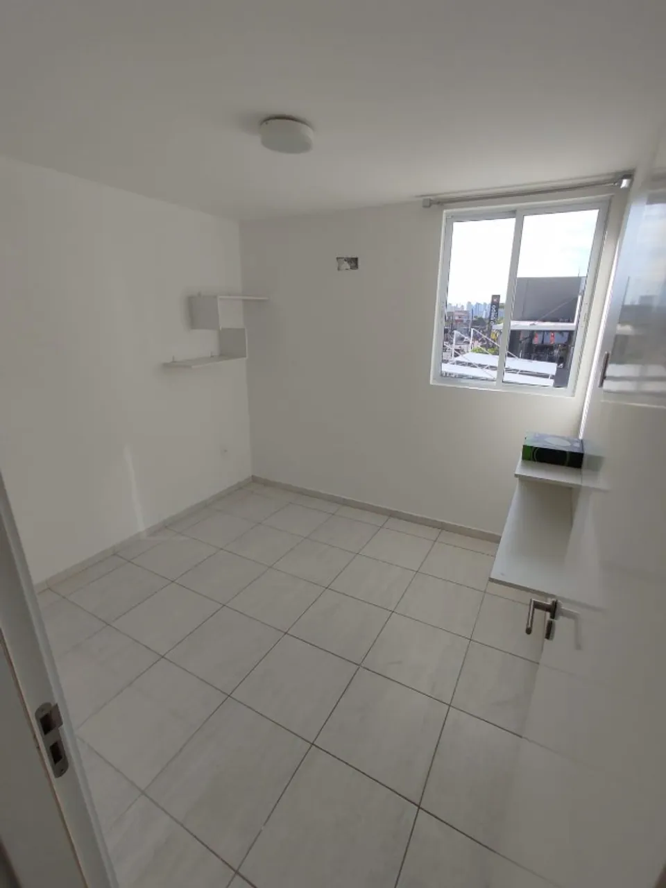 2-bedroom apartment in a building with a gym — photo 3