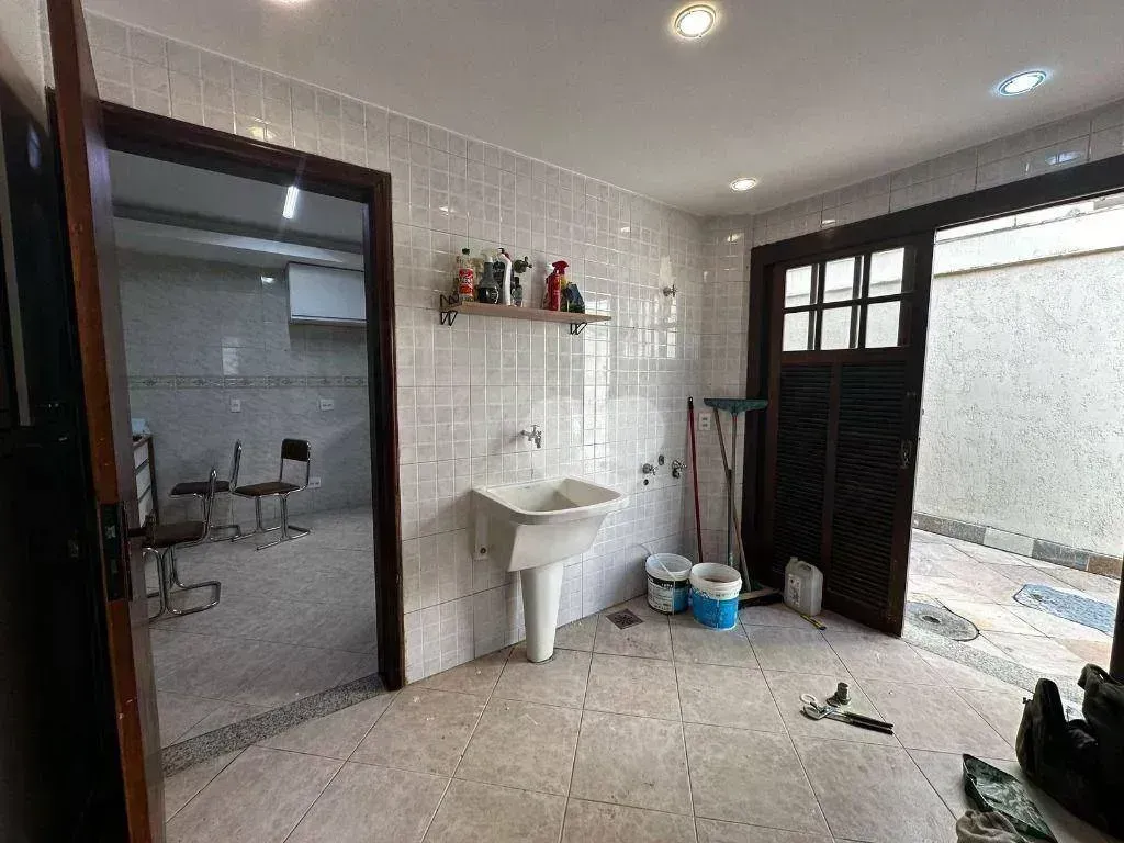 House with 3 bedrooms and 600 m², 4 parking spots — photo 33