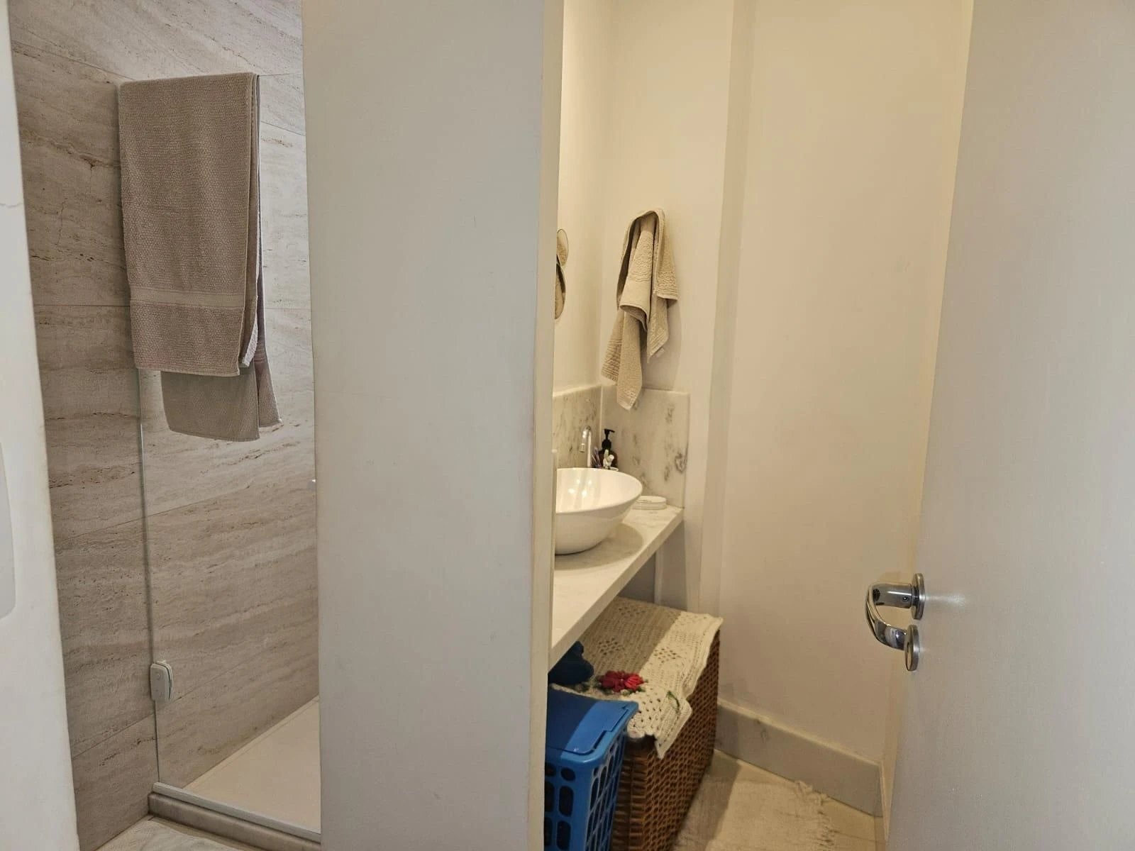 70 m² apartment with a walk-in closet and a home office — photo 13