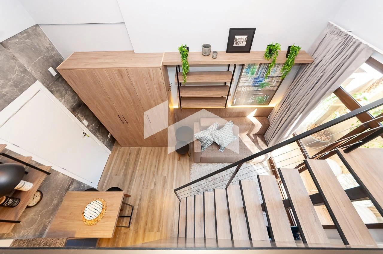 Furnished studio, 21 m², with wood or laminate floors