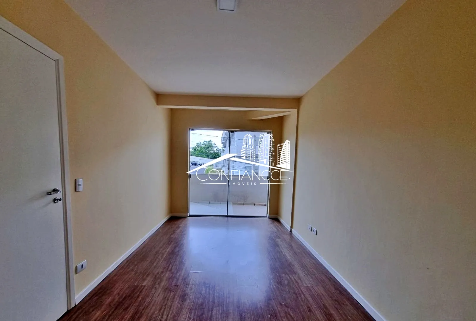 Bathtub in a 3-bedroom house, 350 m² — photo 13