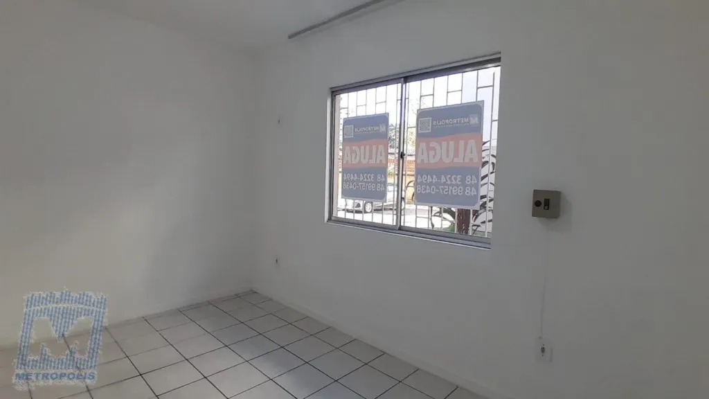 2-bedroom apartment with a closed kitchen and gas stove — photo 7
