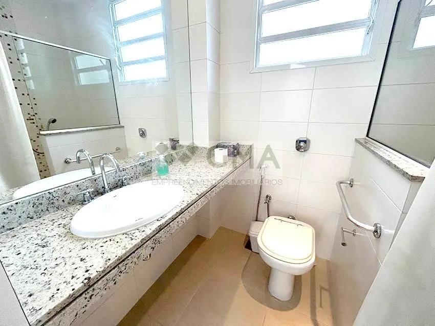 Furnished 2-bedroom apartment with open-plan gas kitchen — photo 11