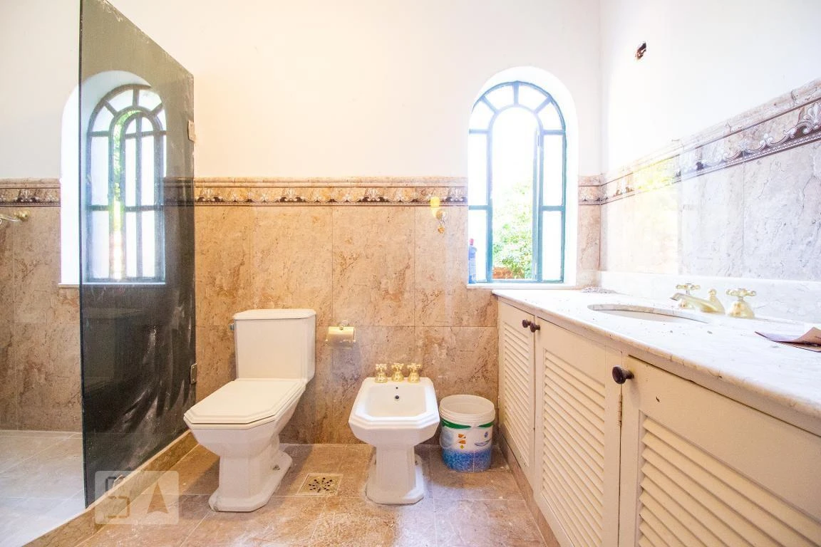 Casa de 600 m² com 4 quartos, 2 suítes e 5 banheiros — photo 40