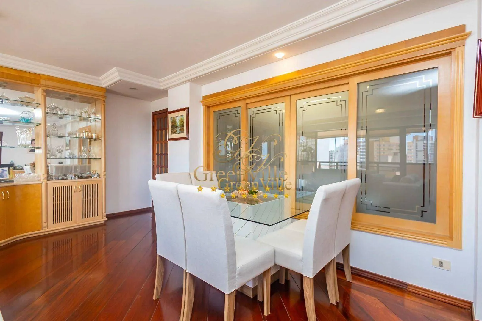 264 m² apartment with 4 bedrooms and 2 suites — photo 12