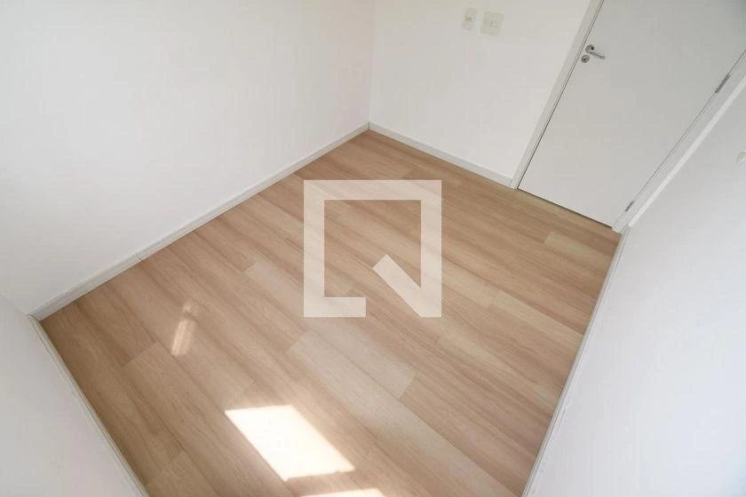 Wood or laminate floors in a 2-bedroom apartment, 86 m² — photo 34