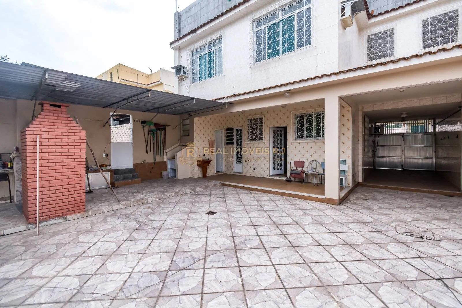 Unfurnished house with 3 bedrooms and 5 bathrooms — photo 59