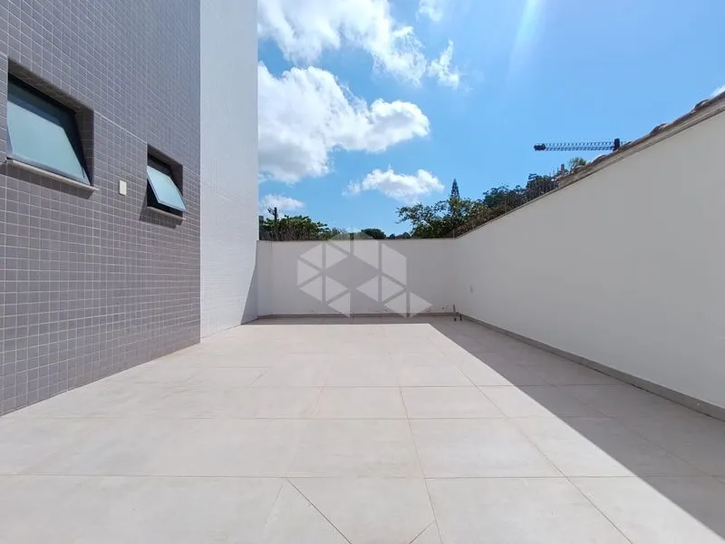 Apartamento amueblado de 2 habitaciones con jardín privado — photo 19