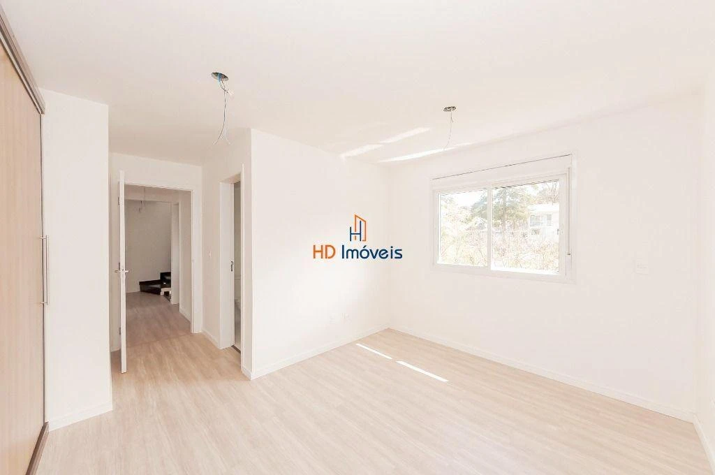 House, 168 m², with a glass-enclosed balcony — photo 3
