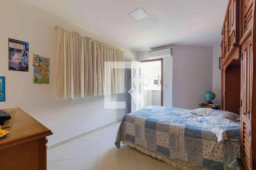 300 m² house with 5 en-suite bedrooms and private garden — photo 30