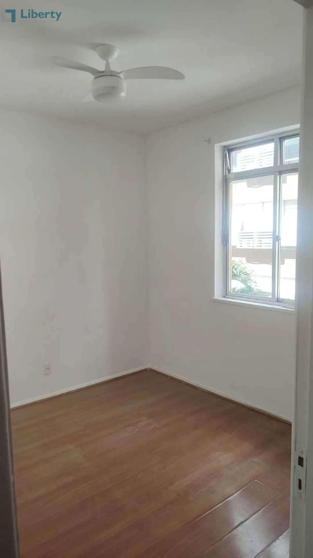 Apartment on the 3rd floor with wood or laminate floors — photo 4