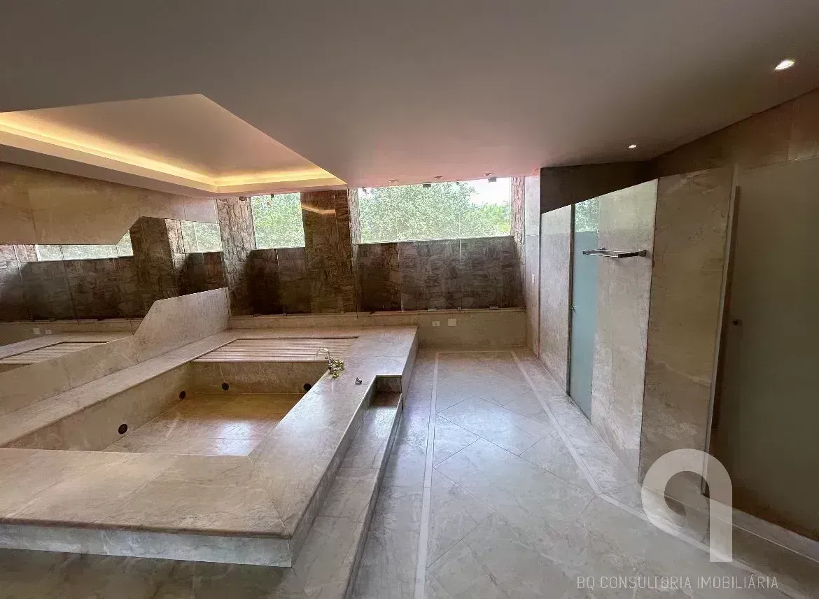 Casa com 6 quartos e cozinha fechada, 3000 m² — photo 13
