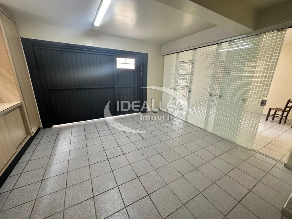 184 m² house with a built-in balcony grill — photo 12