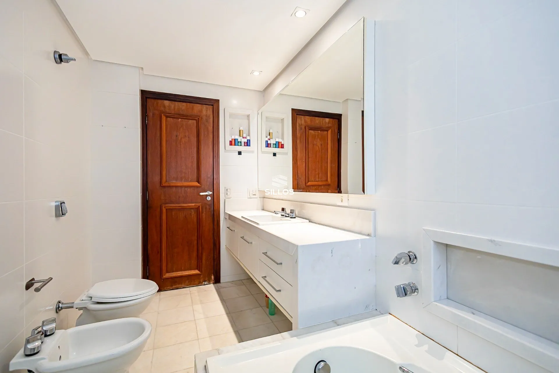 Apartamento de 241 m² con 4 dormitorios y cocina abierta — photo 25