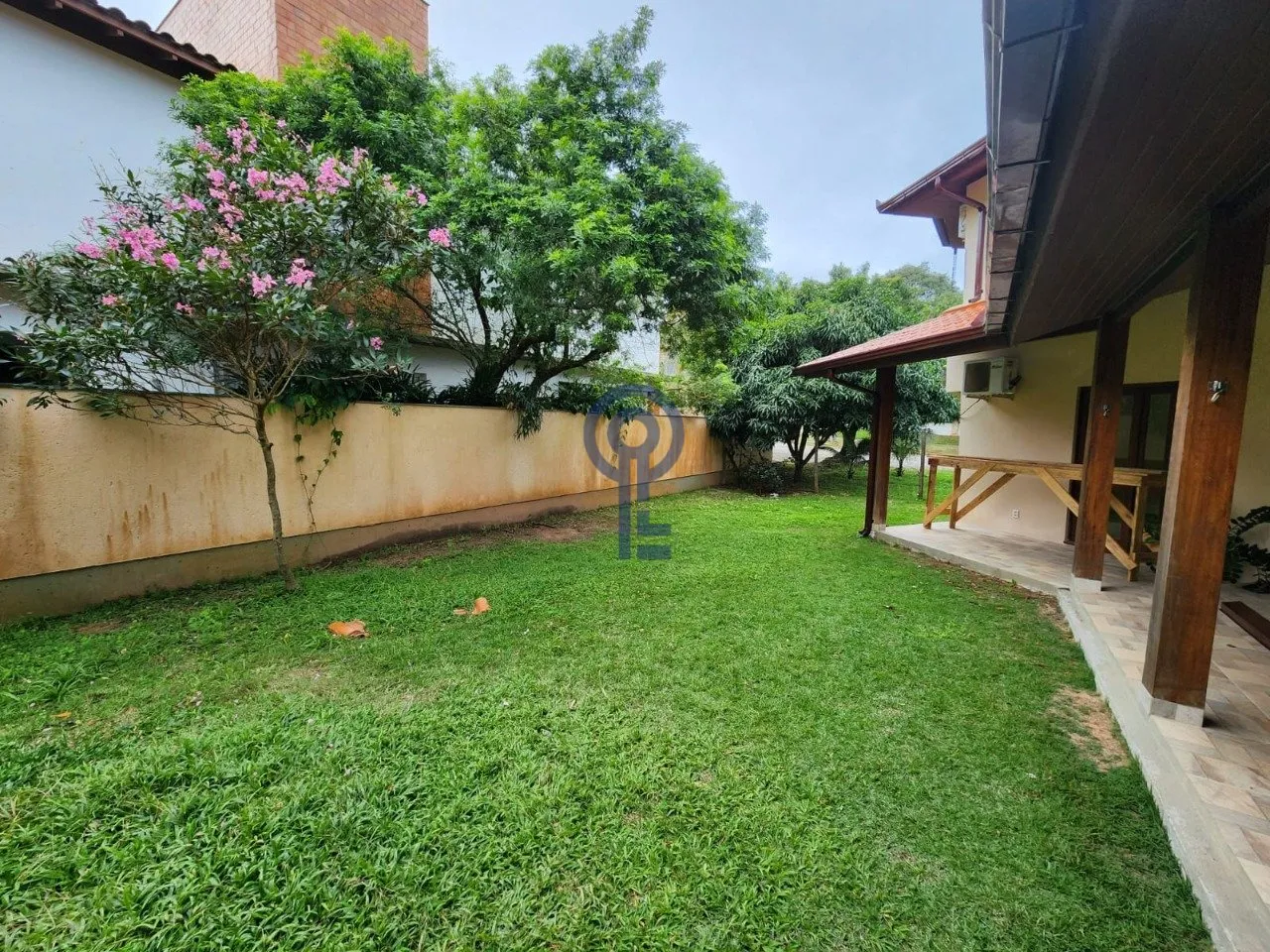 Condo house with 4 bedrooms and a private garden — photo 45