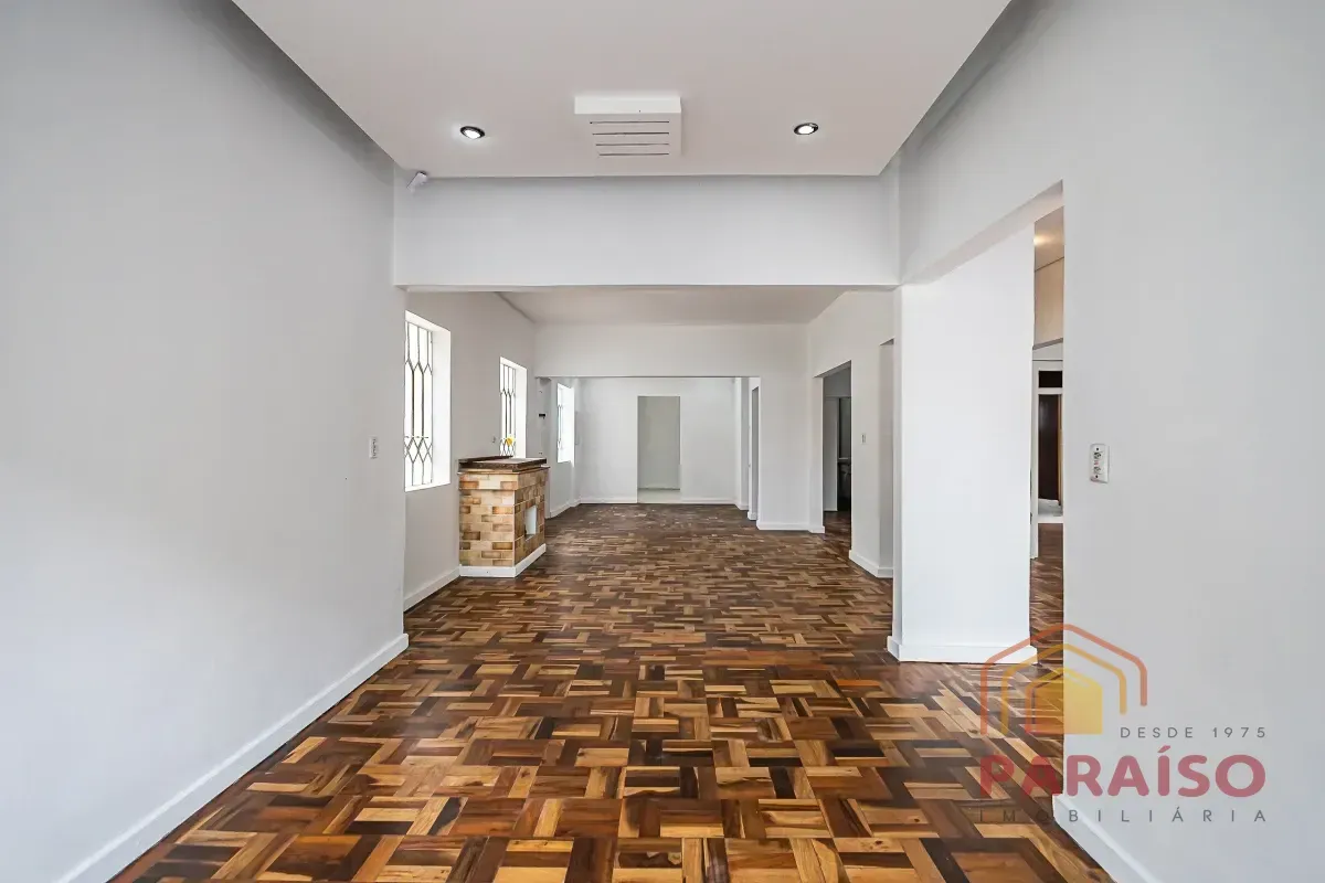 Деревянный пол или ламинат и 4 спальни: дом 165 м² — photo 4