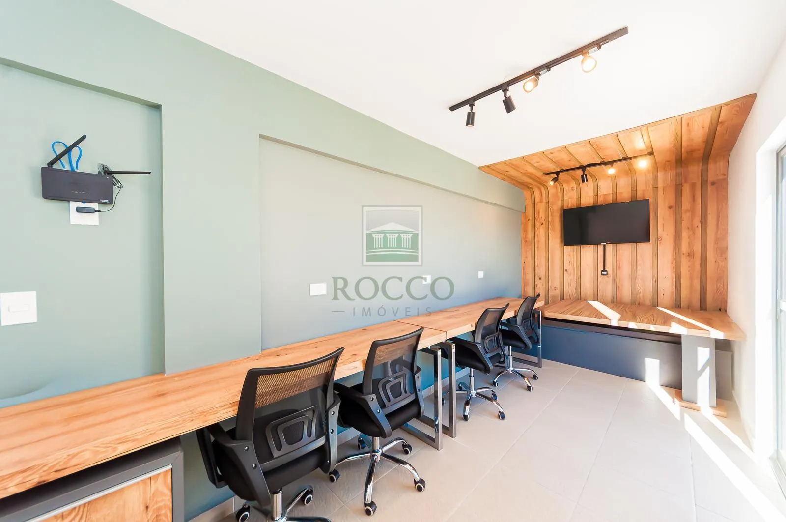 1-bedroom apartment with en-suite and 1 parking space — photo 36