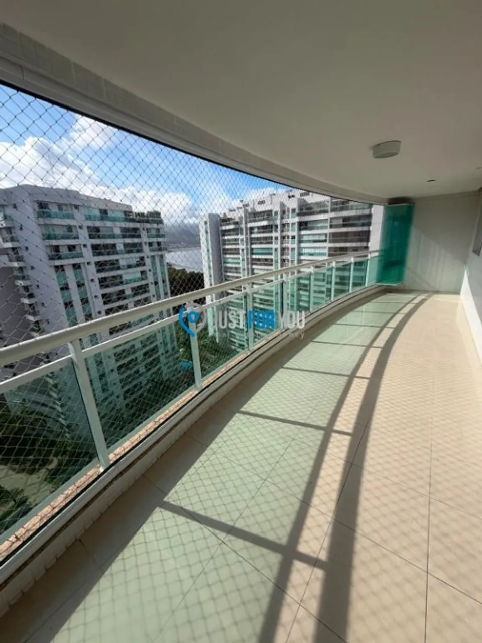 Apartamento de 2 quartos com varanda envidraçada — photo 11