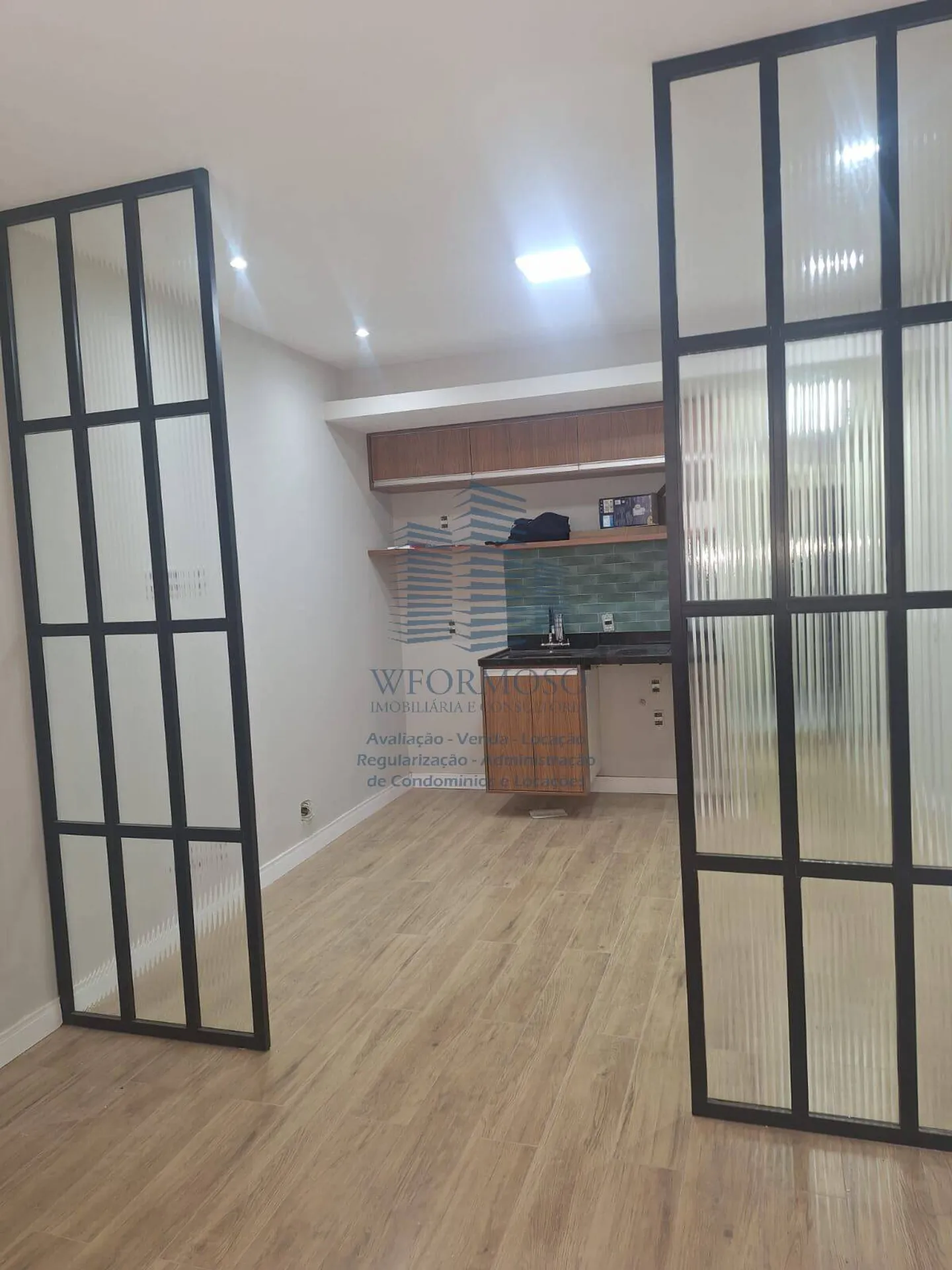 Дерев'яна підлога або ламінат та 1 спальня: квартира 30 м² — photo 5