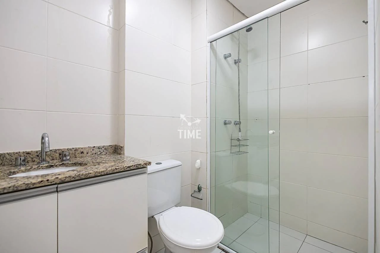 Деревянный пол или ламинат и 1 спальня: квартира 51 м² — photo 11