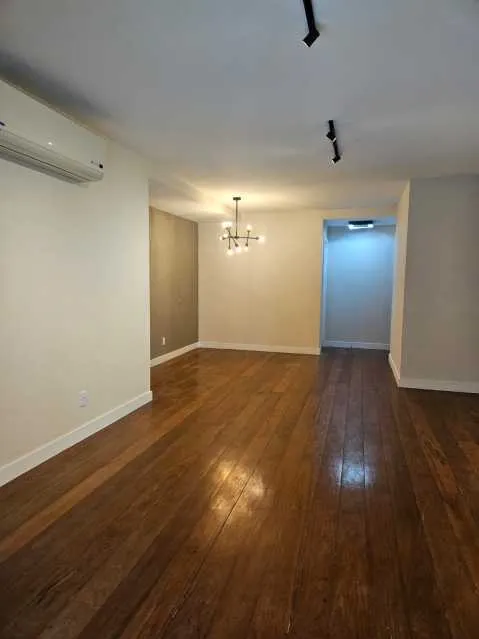 Apartment with 4 bedrooms and 5 bathrooms — photo 5