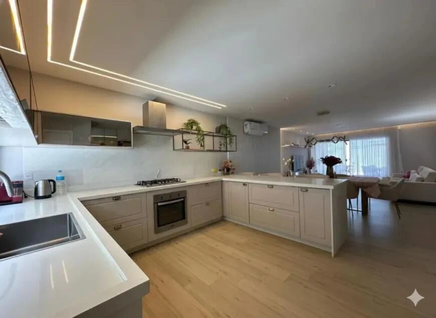 4-suite house with a private-use pool in the condo — photo 3