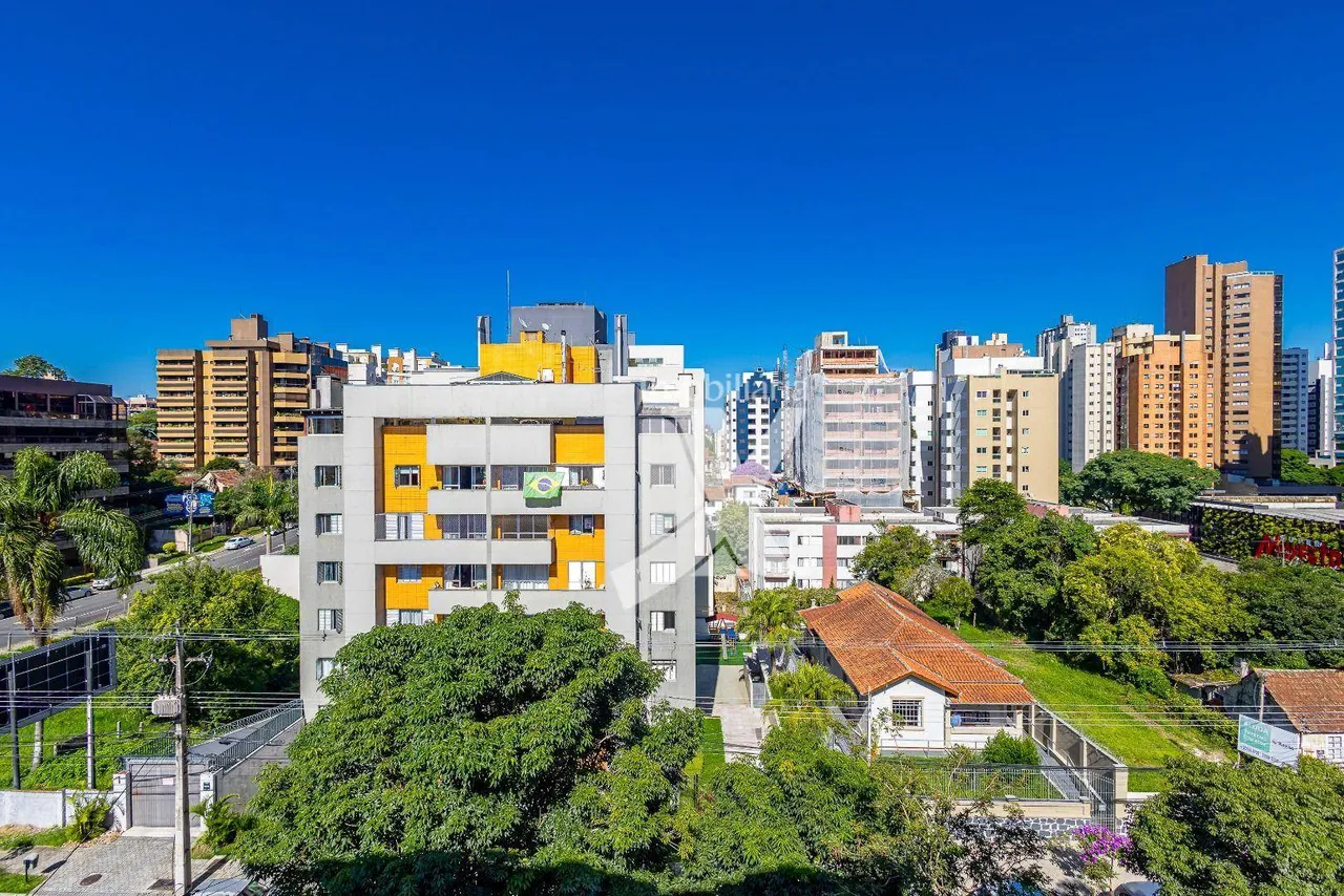 Furnished 3-bedroom apartment with balcony — photo 3