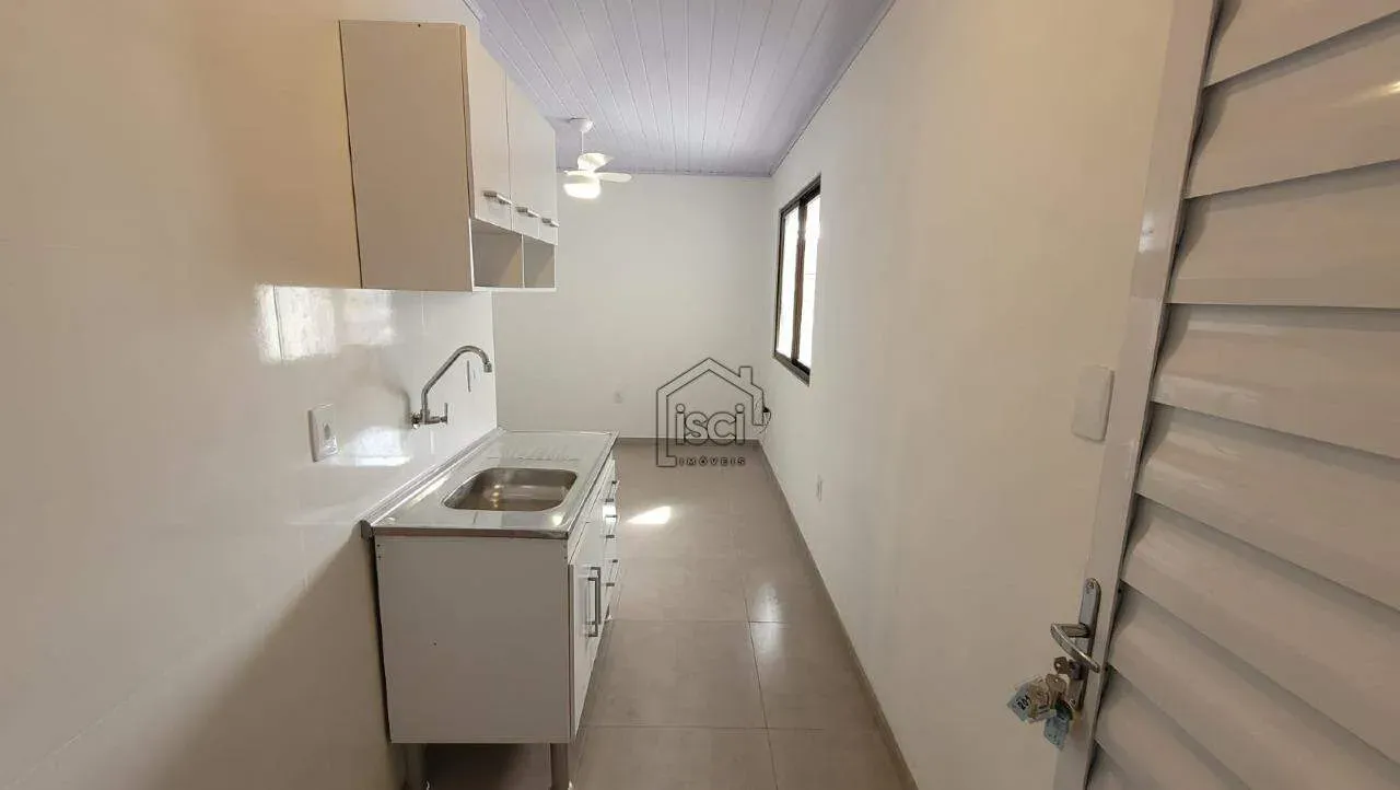 18 m² studio on the 1st floor with glass shower