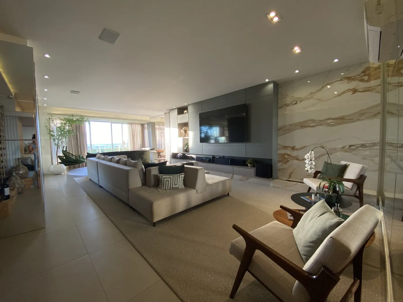 318 m² apartment with a bathtub and a water view — photo 50