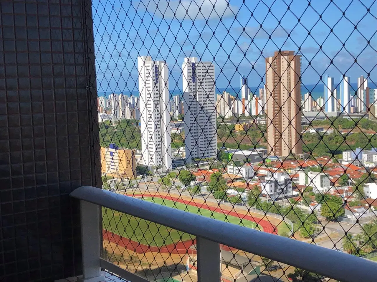Floor-to-ceiling windows in a 3-bedroom apartment, 82 m² — photo 10