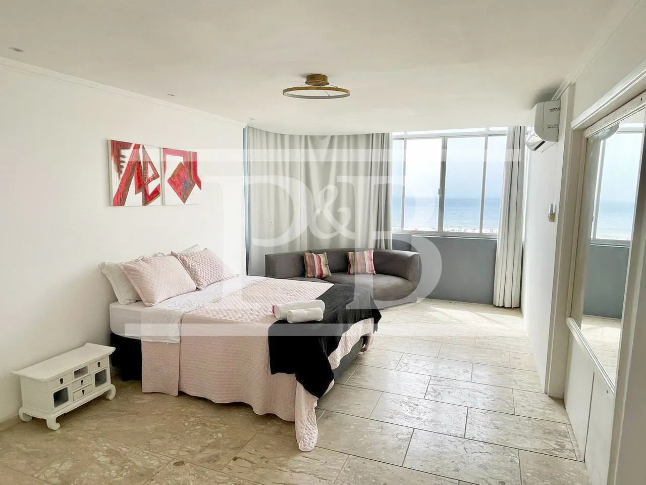 Furnished 4-bedroom apartment with open-plan kitchen — photo 9