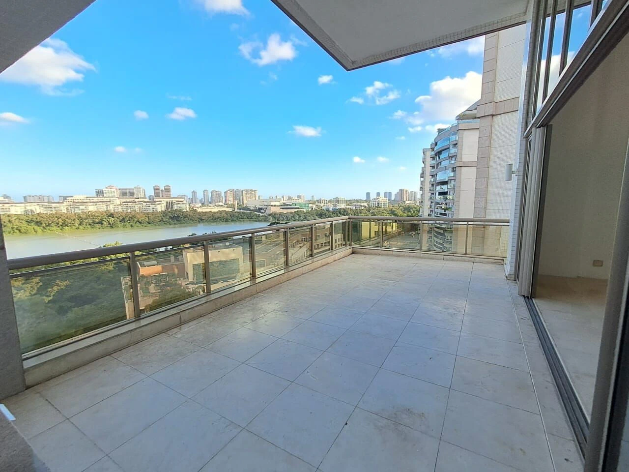 4-suite apartment with 370 m² and private BBQ area — photo 17