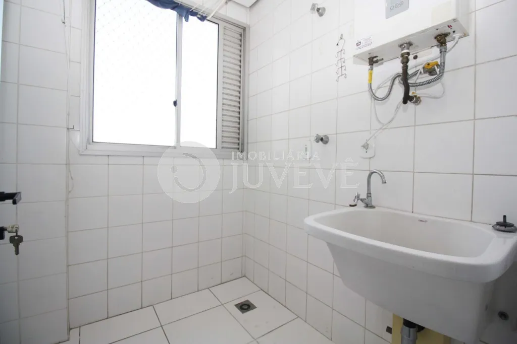 Apartment, 93 m², with a glass-enclosed balcony — photo 32