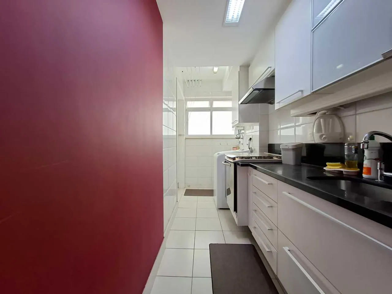 Apartamento mobiliado com 2 quartos e varanda — photo 2