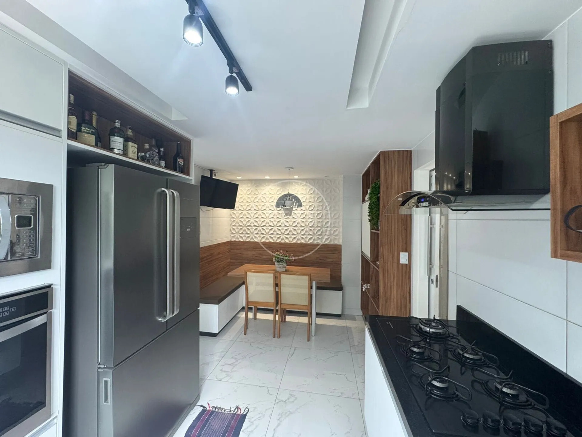 House for rent with 5 suites and 290 m² — photo 28